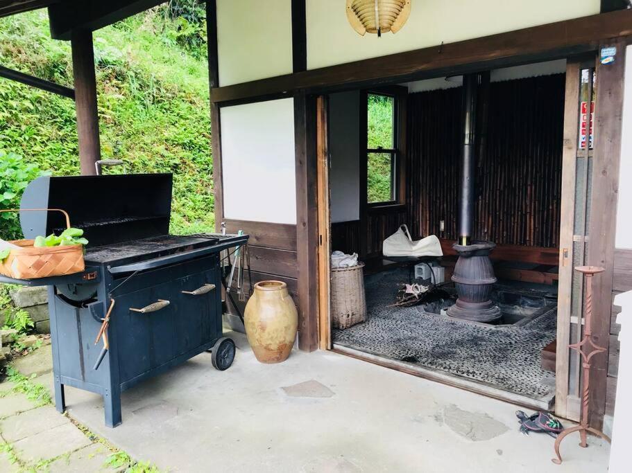 Villa 葉山高台リノベーション離れ古民家 大型bbqグリル&ピザ窯付 -ペット可-